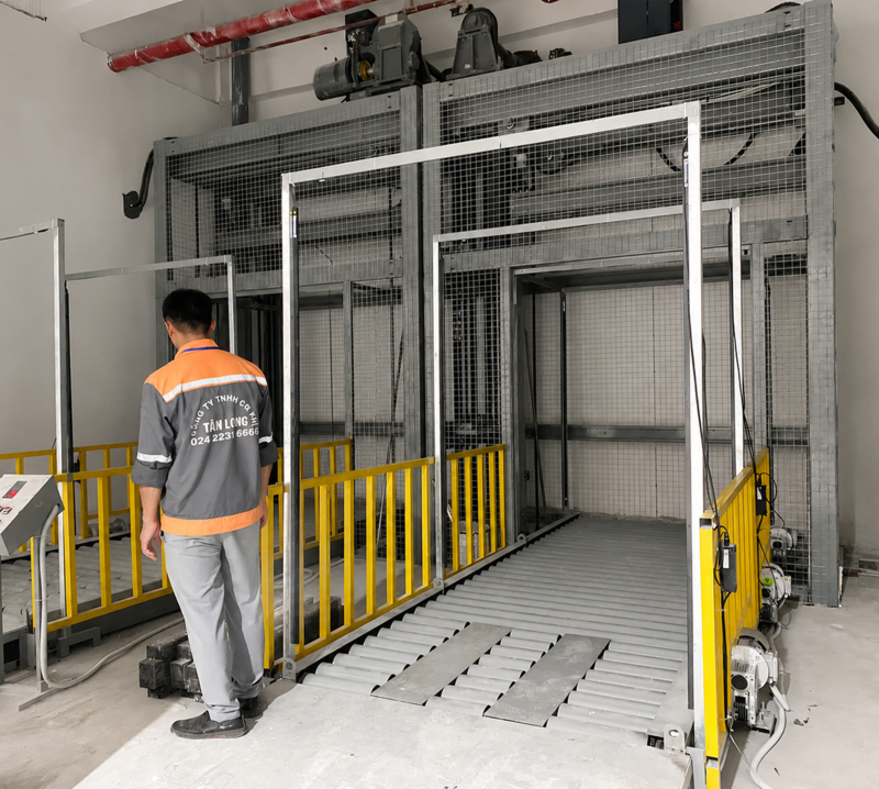 Thang máy tải hàng